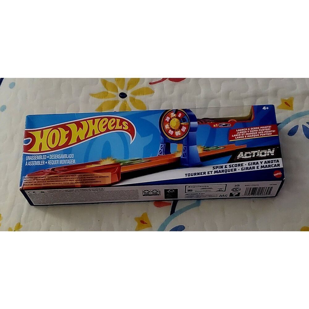 NIB HOT WHEELS SPIN AND SCORE ACTION SET